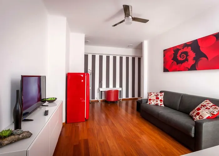 Bright House In Milan