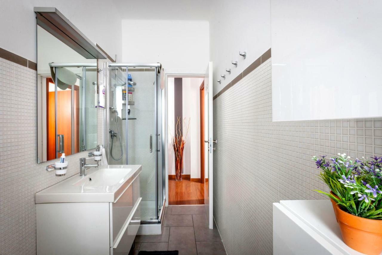 Apartment Bright House In